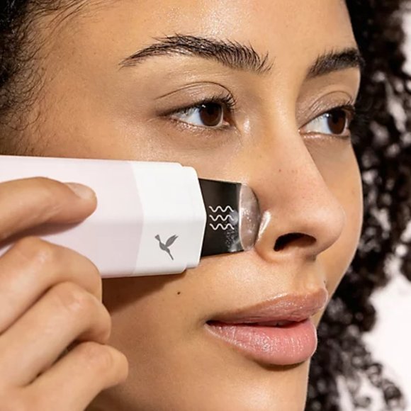 BNIB DERMAPORE by DERMAFLASH Pore Extractor & Serum Infuser Tool Color: Icy Mint - Picture 2 of 7